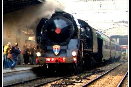 La locomotive 241P17 en gare de Tournon.........