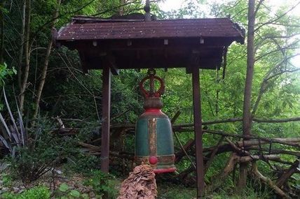 Le monastère BODHINYANARAMA de la tradition des Moines de la Forêt a été créé à Tournon le 7 juillet 1977