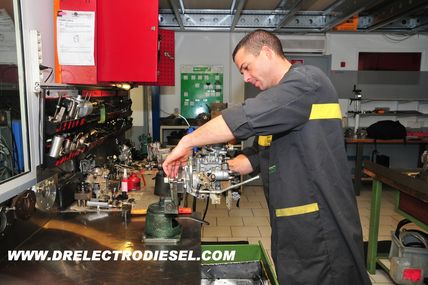 DR ELECTRODIESEL : Votre voiture a des fuites de gasoil ? Votre pompe à injection fuit ? Nous refaisons l'étanchéité de votre pompe !