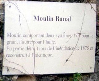 Une vue pas banale pour un vieux moulin