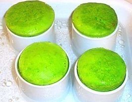 Petits flans aux petits pois, crème légère à la menthe