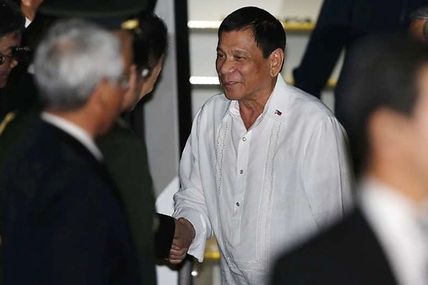 Rodrigo Duterte mâchera-t-il du chewing-gum face à l'empereur du Japon ?