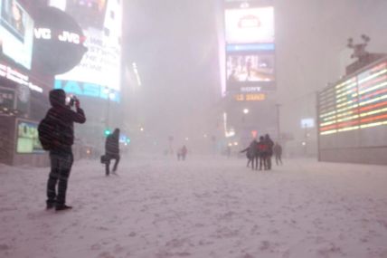 New York en état d'urgence ! La ville fait face à la pire tempête de neige de son histoire !