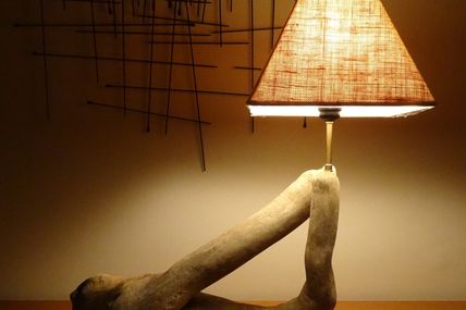 Lampe avec joli morceau de bois flotté