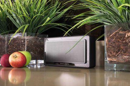 Bowers & Wilkins lance sa première enceinte portable sans fil T7