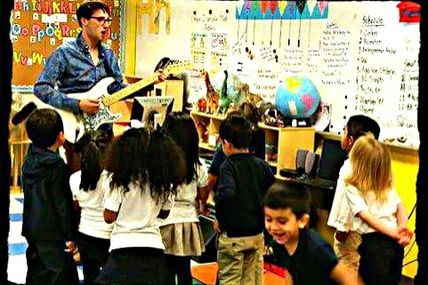 La musique comme pilier de l'enseignement avec la Punk Rock Preschool.