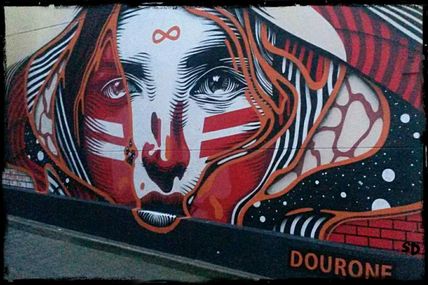 Penser avec son coeur et ressentir avec sa tête, leitmotiv de l'artiste Dorone.