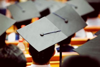 Les positions s'éclaircissent concernant la politique éducative.
