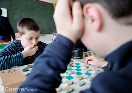 En savoir plus "Le combat pour la survie du jeu de dames ..."