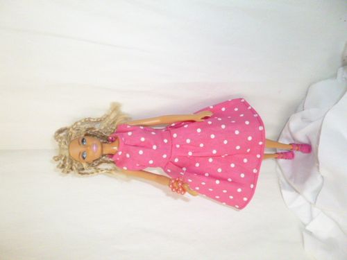habit poupee barbie