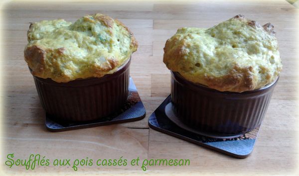 Soufflés aux pois cassés et parmesan