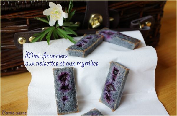 Mini-financiers aux noisettes et aux myrtilles