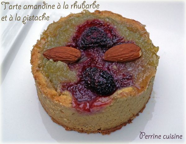 La saga des rhubarbes de Mémé, épisode 2: tarte amandine rhubarbe pistache, ou ma recette du bonheur