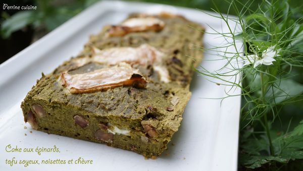 Cake aux épinards, tofu soyeux, noisettes et chèvre