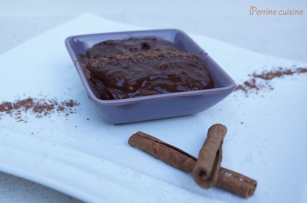 Crème gourmande banane, chocolat, coco, cannelle