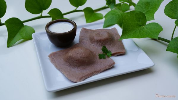 Ravioles à la farine de châtaigne farcies au foie gras et crème à l'ail