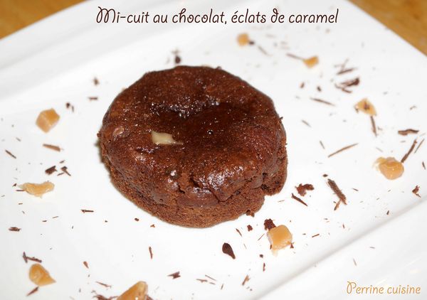 Mi-cuit au chocolat, éclats de caramel beurre salé