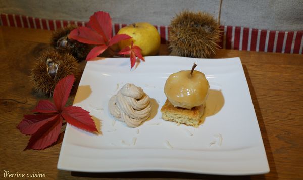 Petite pomme au caramel beurre salé sur sablé coco, émulsion à la châtaigne