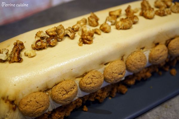 Bûche au spéculoos et aux noix caramélisées, et une BONNE ANNEE 2014!