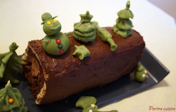 Bûche au chocolat, cœur praliné croustillant