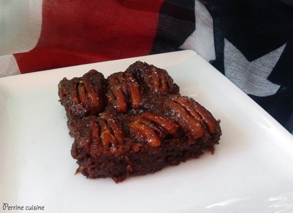 Brownie choco-caramel comme une pecan pie {sans œuf, sans lactose, sans gluten}