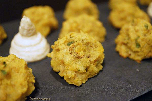 Boulettes de lentilles corail épicées, chantilly au beurre de cacahuètes