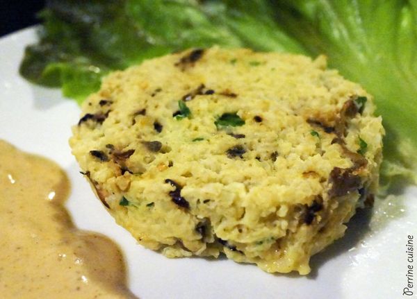 Galettes de millet, sauce coco-cacahuètes
