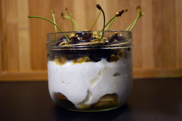 Bocal aux cerises façon tiramisu
