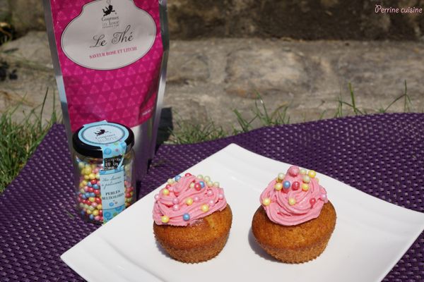 Cupackes au thé rose-litchi, partenariat Gourmet in Love et 2 ans du blog