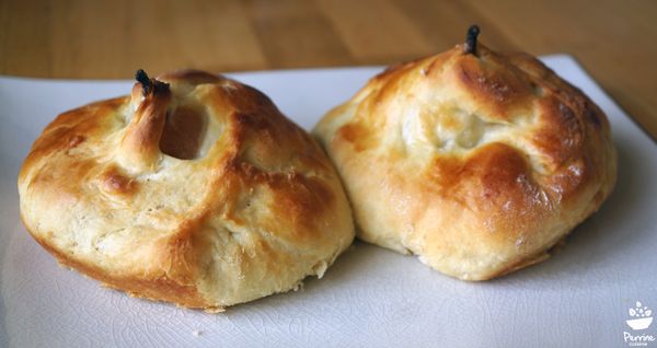 Douillons briochés de poires à l’amande et au chocolat