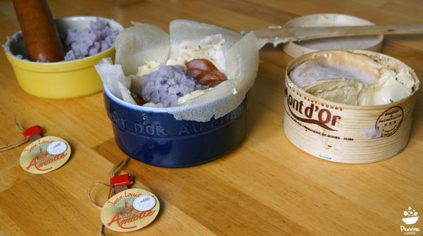Boîte de Mont d’Or croustillante à la saucisse de Morteau et purée de pommes de terre violettes