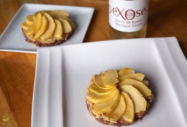 Tartelette crue aux pommes, rosace de pommes juste poêlées