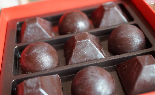 Chocolats aux confits de fleurs et un bon réveillon!