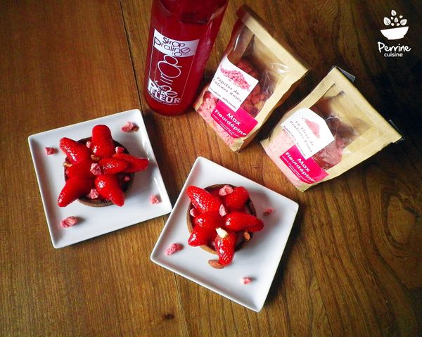 Tartelettes aux fraises et aux pralines roses et partenariat Maison de La Praline