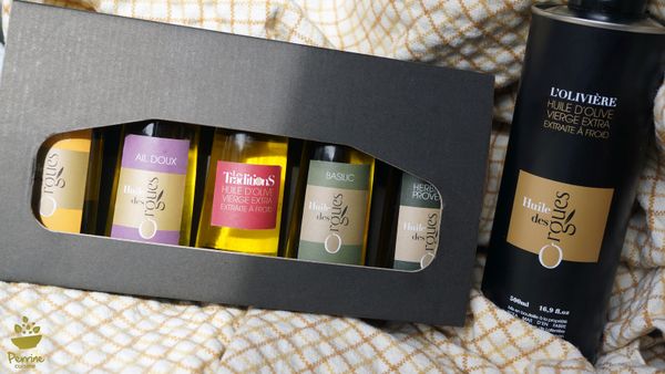 Gâteaux à l’huile d’olive, cœur rhubarbe, et sésame toasté - Partenariat Huile des Orgues