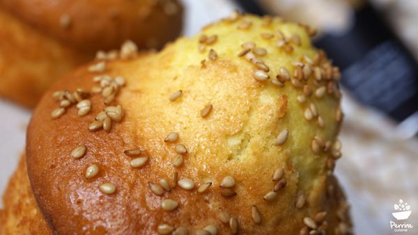 Gâteaux à l’huile d’olive, cœur rhubarbe, et sésame toasté - Partenariat Huile des Orgues