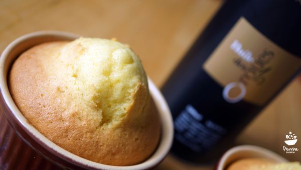 Gâteaux à l’huile d’olive, cœur rhubarbe, et sésame toasté - Partenariat Huile des Orgues