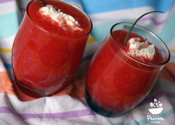 Gaspacho de pastèque, quenelle de ricotta et oignons blancs