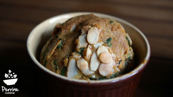 Mini-cakes à la ciboulette et aux amandes