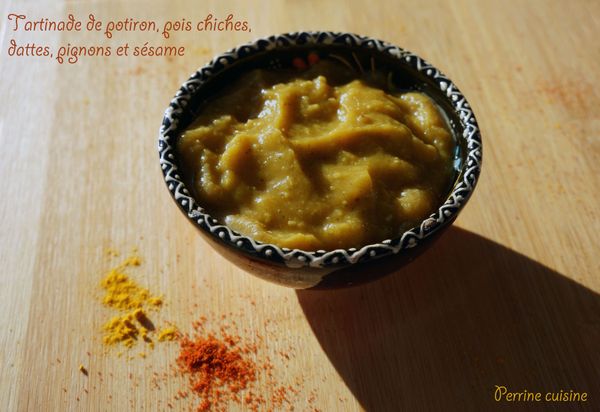 Tartinade de potiron et pois chiches, dattes, pignons et sésame