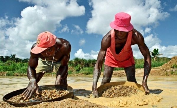 {New} Afrique Centrale: Mines de la RDC - le Rwanda et le Burundi au cœur de la mafia