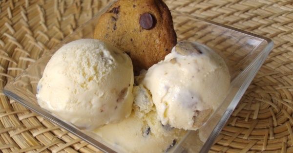 Crème Glacée Vanille (avec morceaux de pâte de cookie aux pépites de chocolat)