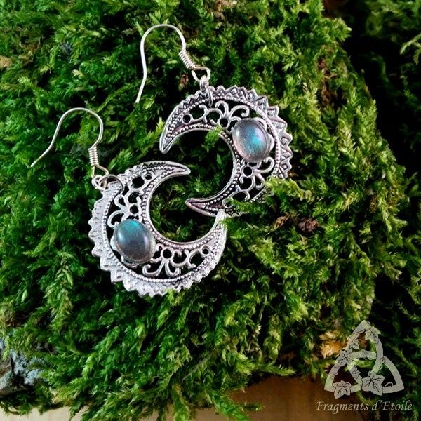 Luna Astara : des boucles d'oreilles en l'honneur de la Lune