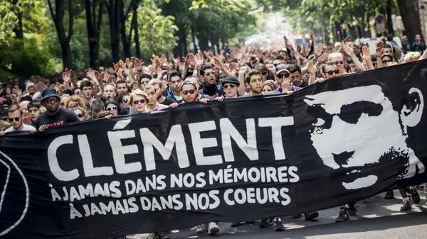 Clément Meric : les examens des portables contredisent la version de la rixe que les skins ont donnée aux policiers.
