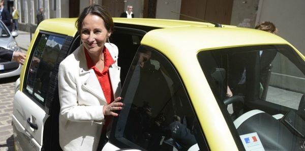Loi sur l’énergie : un cadeau de 40 milliards d’euros au lobby de l’auto électrique