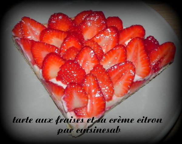 tarte aux fraises sur sa crème au citron