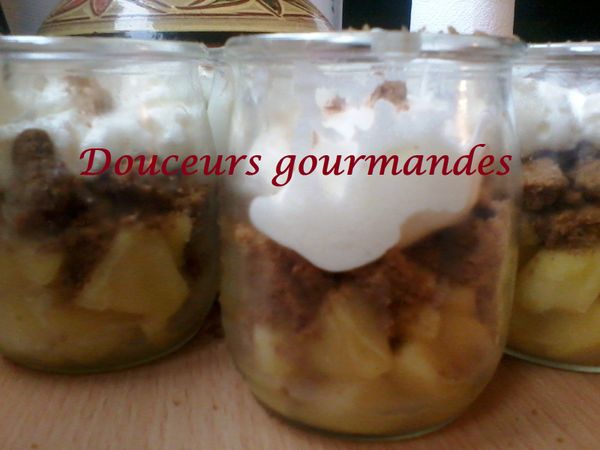 Trifles pommes/spéculoos/chantilly