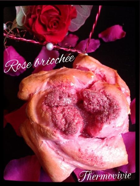 Rose briochée au coeur crémeux de pralines roses