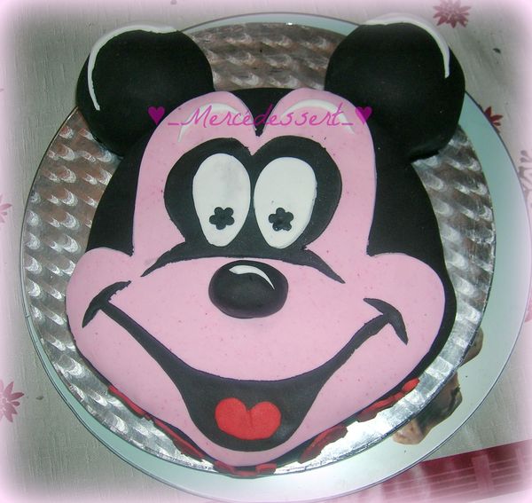 Gâteau Mickey en pâte à sucre