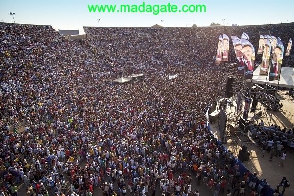 Madagasikara fifidianana 2013: Iza no mamitaka an’iza?